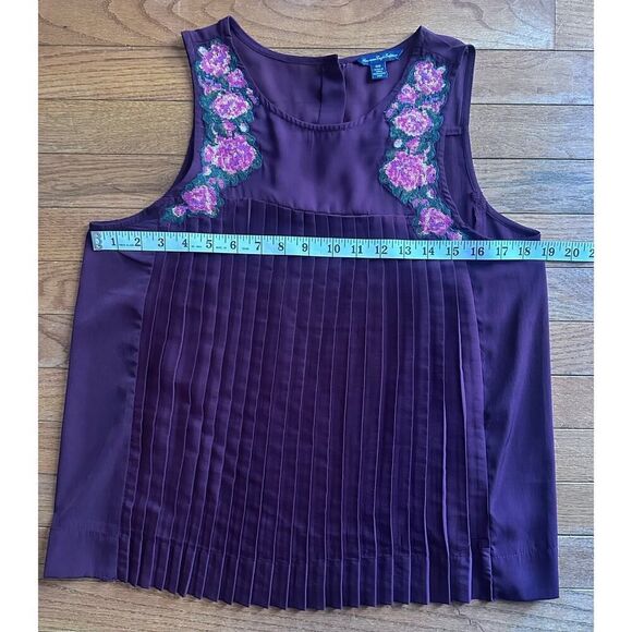 American Eagle Vintage Tank Pleated Embroidered Size Medium - Picture 5 of 10